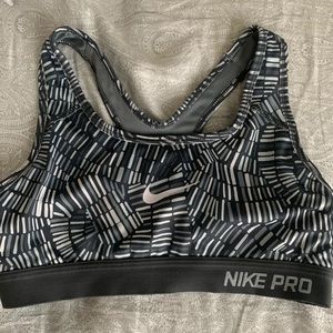 Nike Pro Sports Bra
